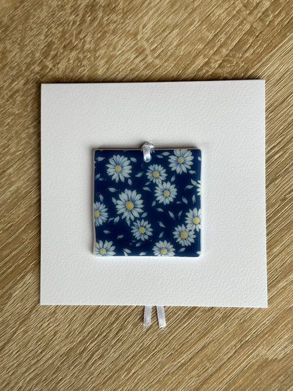 Fused Glass matching Daisies Coaster & Card with hanging decoration gift set