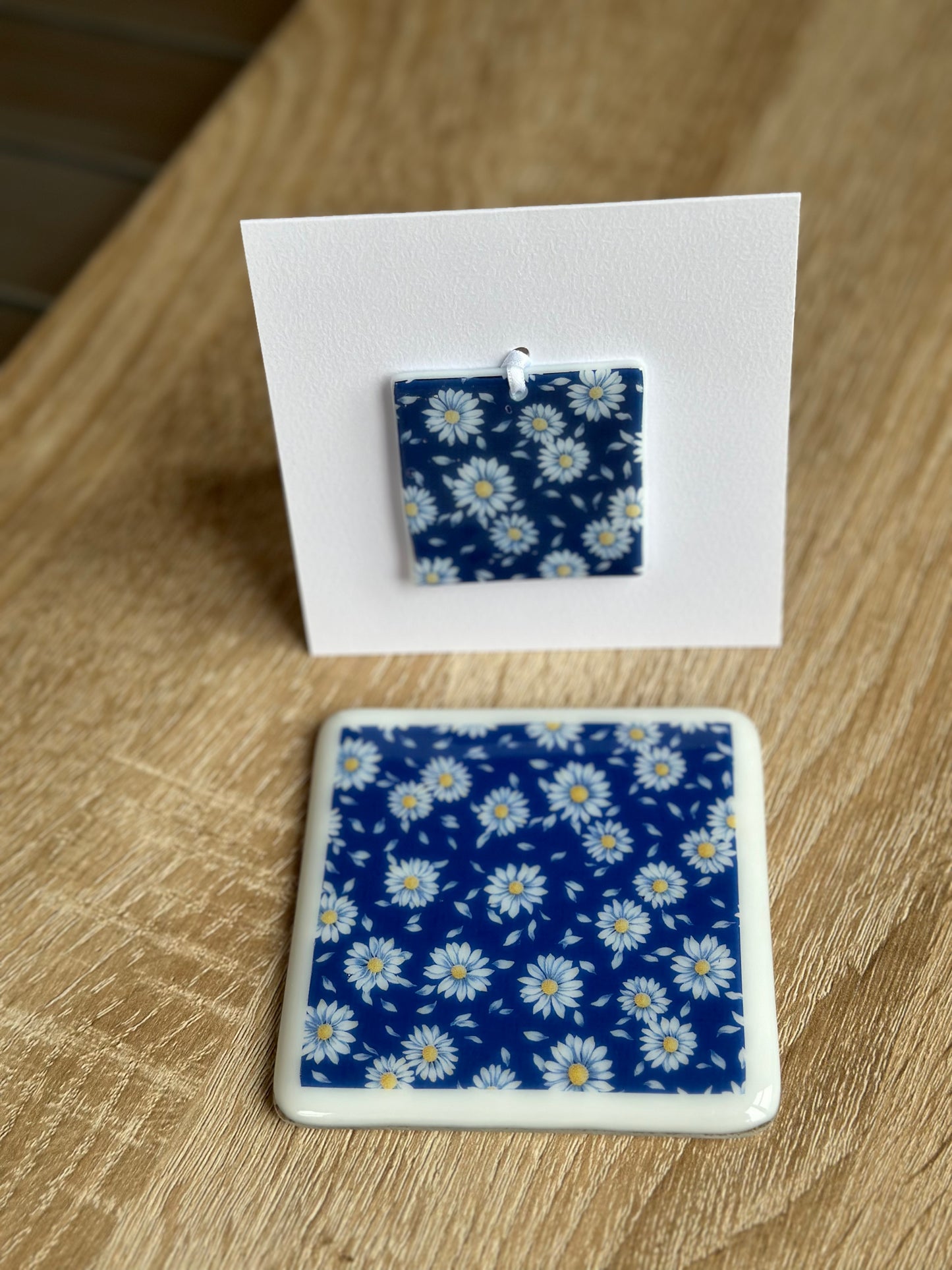 Fused Glass matching Daisies Coaster & Card with hanging decoration gift set