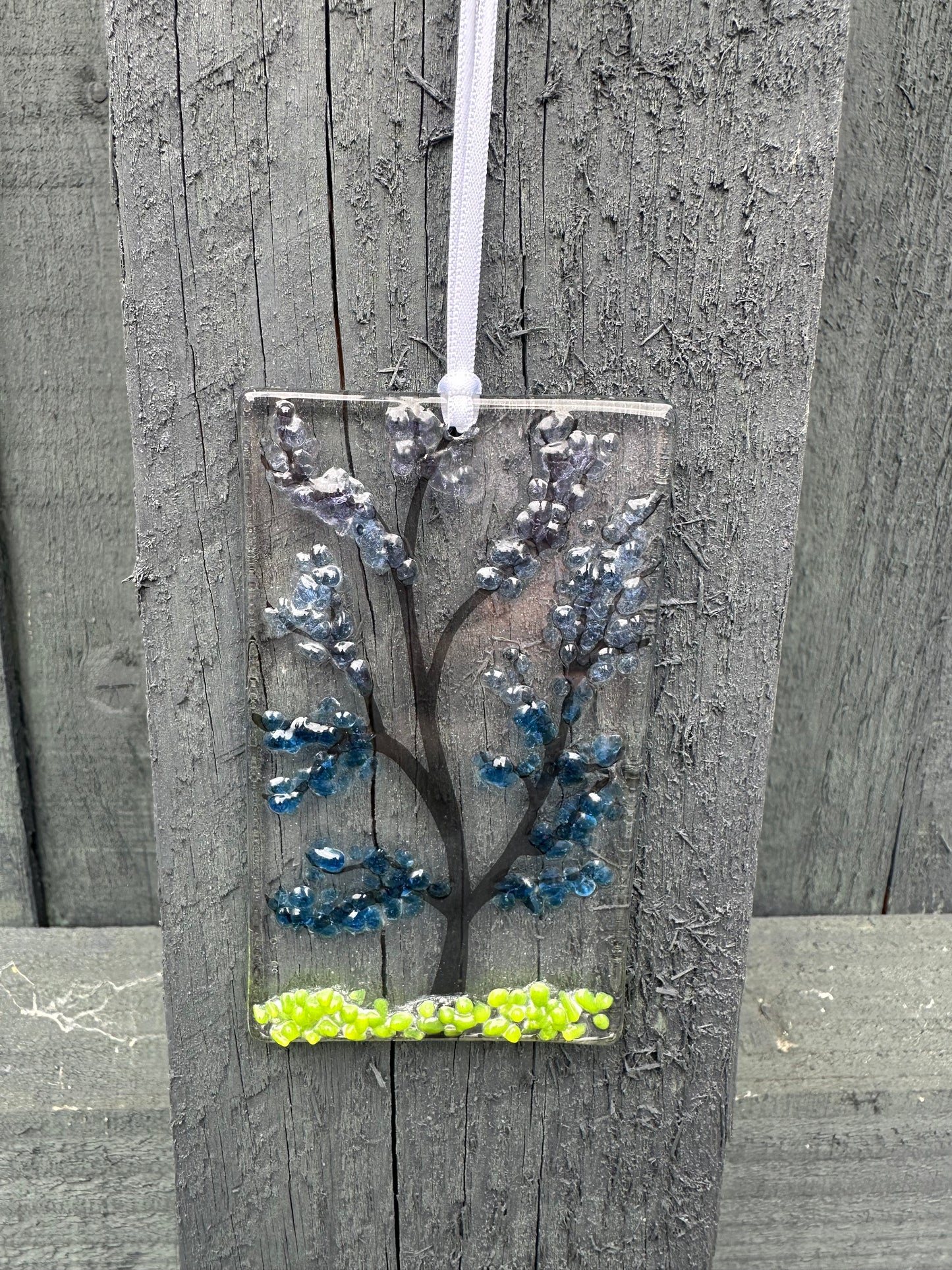 Hanging tree effect decoration, cold colours translucent